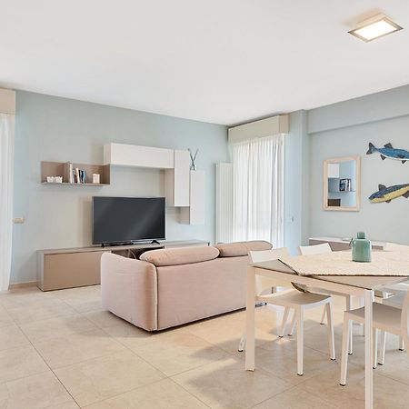 Levante Appartamento di pregio, terrazza e vista panoramica sul mare e la città Viareggio Esterno foto