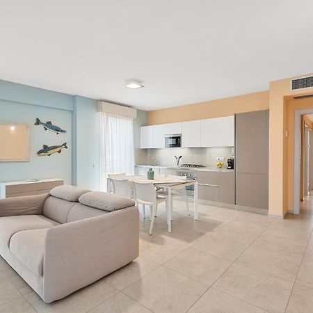 Levante Appartamento di pregio, terrazza e vista panoramica sul mare e la città Viareggio Esterno foto